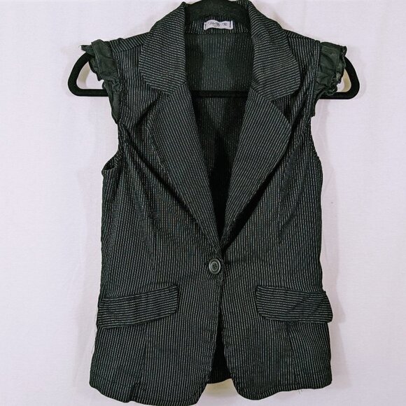 Better B. Black Pin Stripe Short Sleeve Blazer Size Junior's Large (Runs Small) - Picture 1 of 5